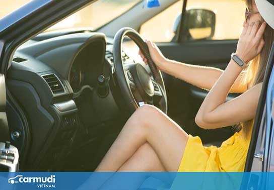 Vì sao phụ nữ dễ gây tai nạn khi cầm lái ô tô