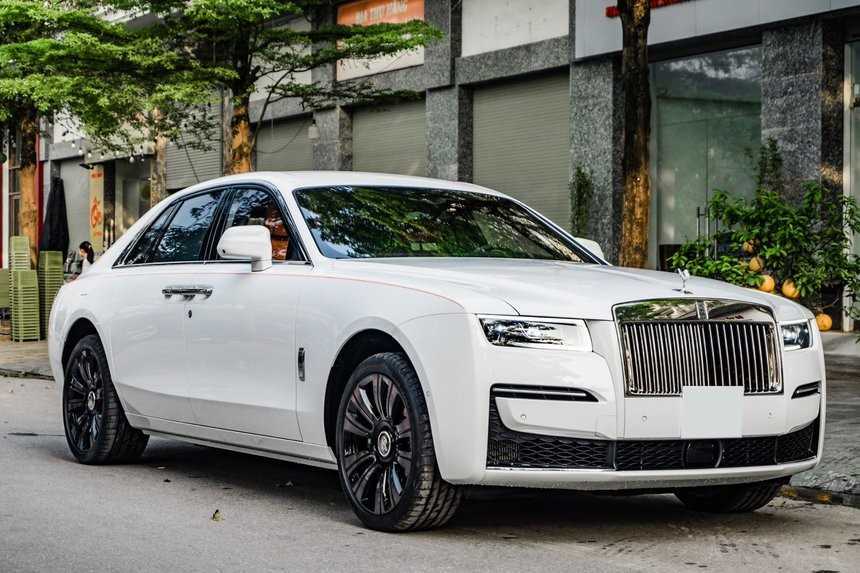 Ngắm Rolls-Royce Ghost 12 với nội thất độc đáo ở Hà Nội