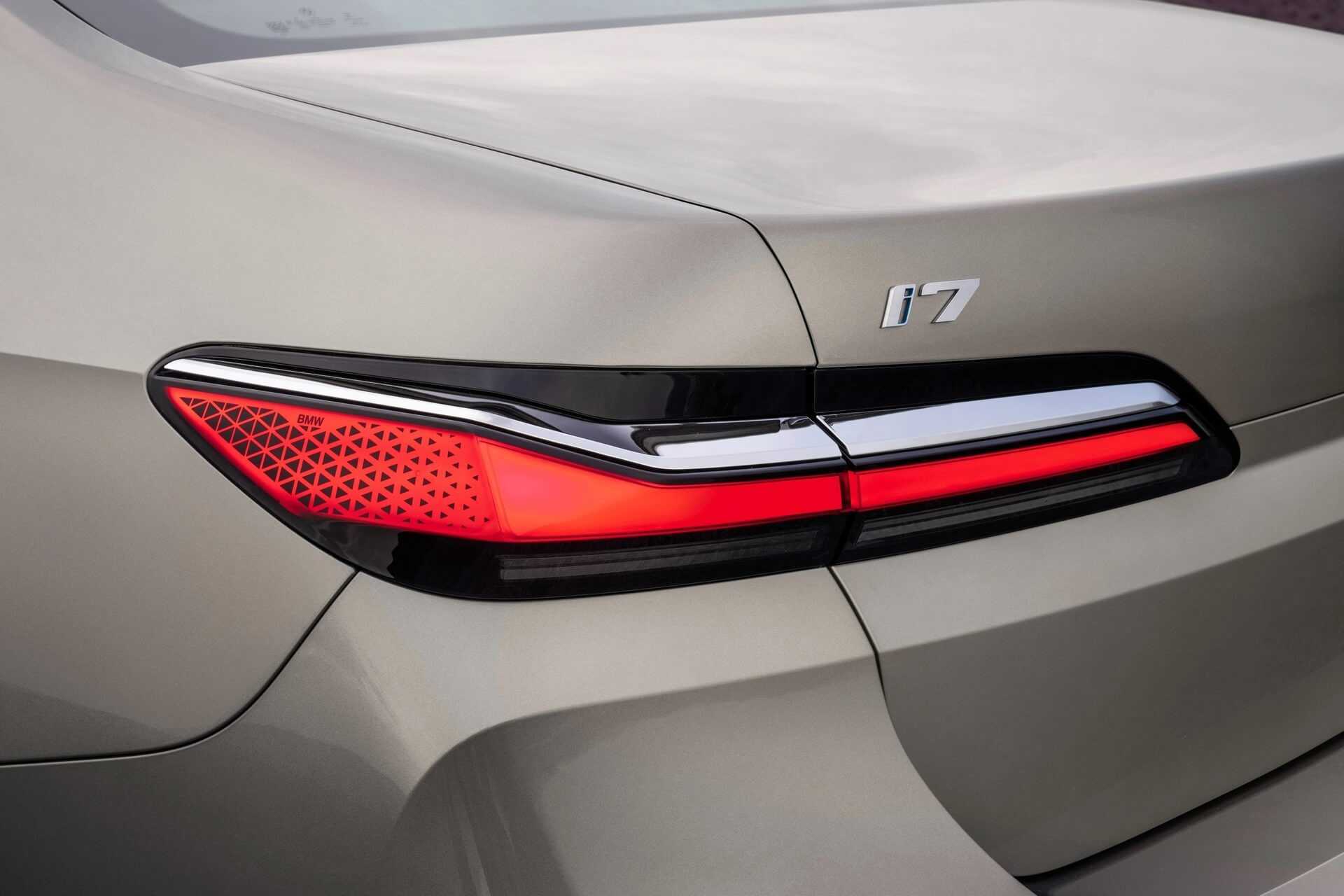 Ra mắt xe điện BMW i7, hoạt động tối đa 625 km-6