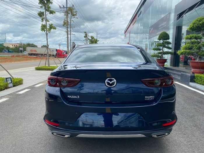 Mazda3 1.5L Luxury -4