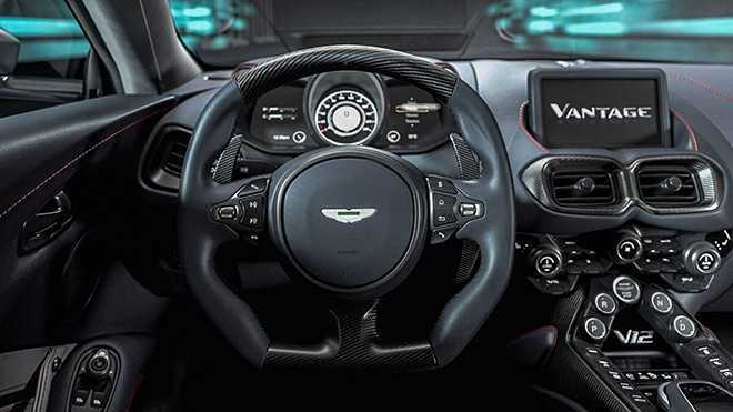 Aston Martin V12 Vantage-5