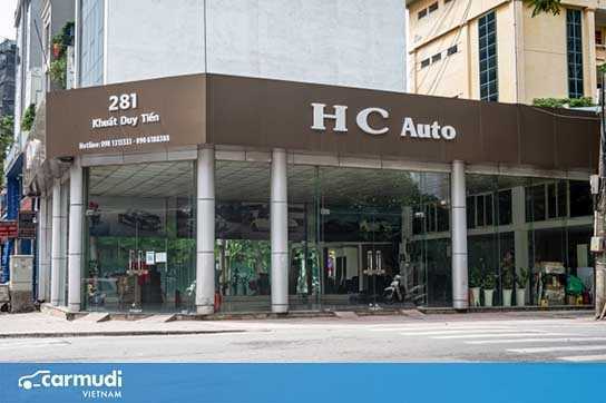 Showroom ôtô chuyển hết xe mới đi nơi khác