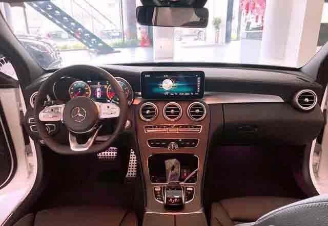 Mercedes-Benz C 300 AMG-4