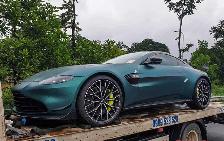 Bộ đôi siêu xe Aston Martin xuất hiện tại Việt Nam-1