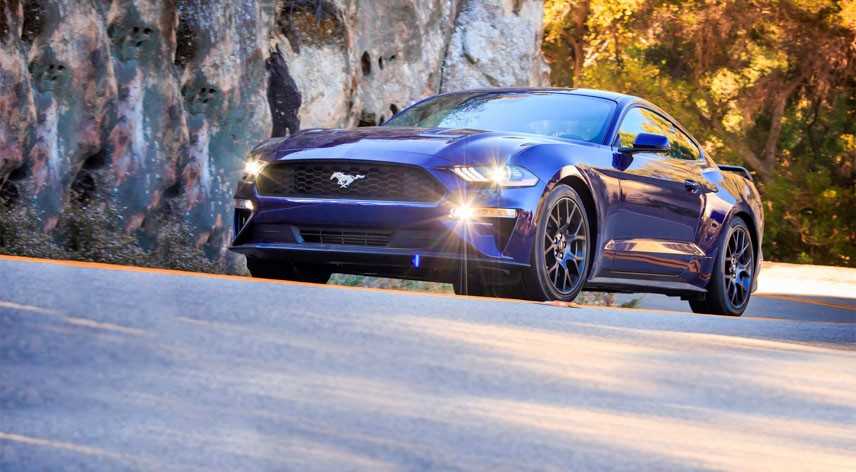Ford Mustang 2022-1