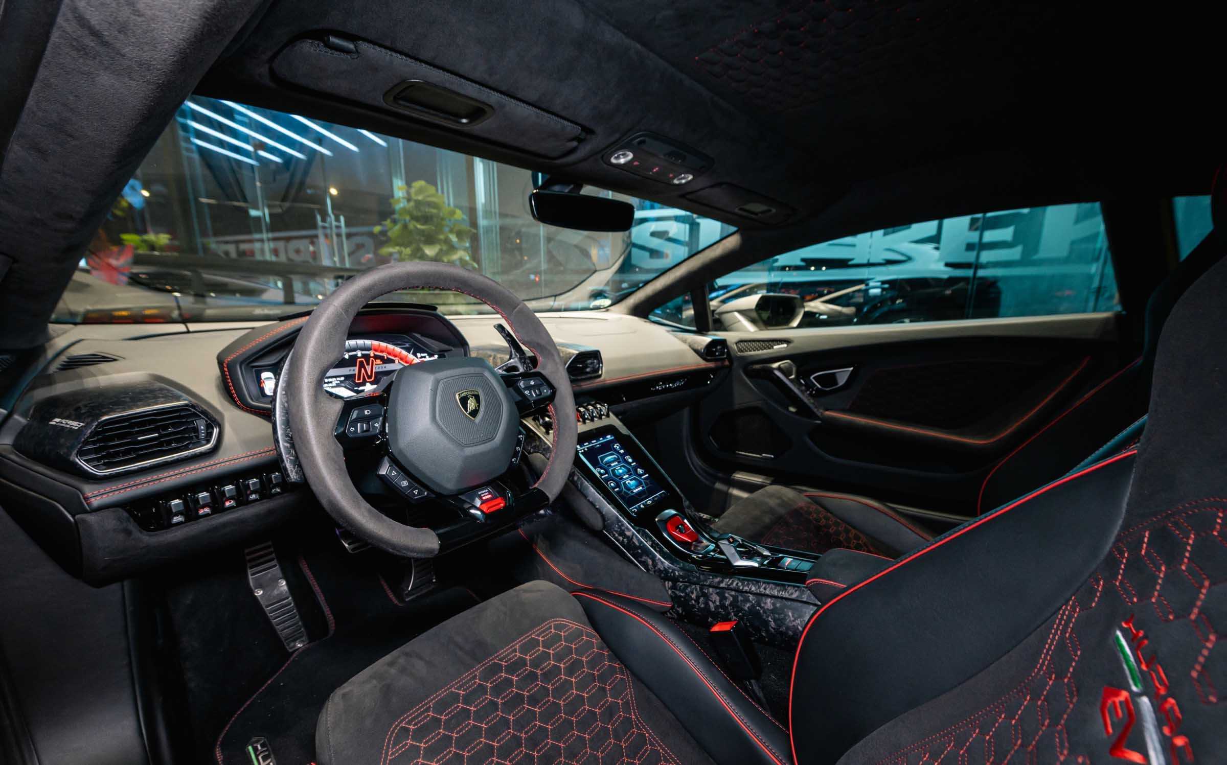Siêu bò "Lamborghini Huracan Evo giá 28 tỷ đồng-5