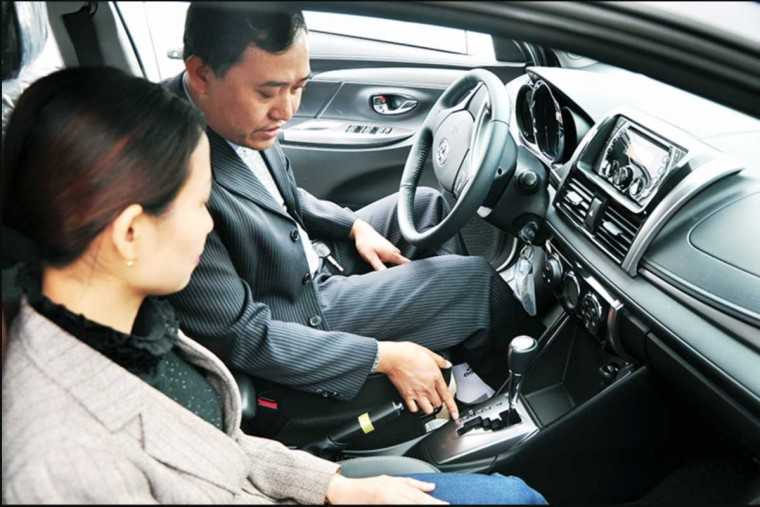 Siết chặt đào tạo, nghiêm cấm học viên tự lái ôtô ra đường