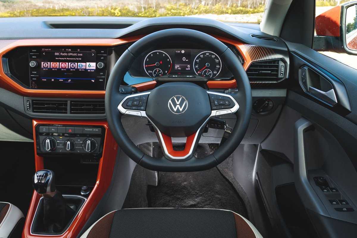 Volkswagen T-Cross - cái gì đáng đầu tư?