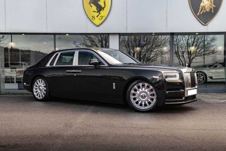 Giá xe Rolls Royce Ghost Black Badge 2023 khuyến mãi thông số giá lăn  bánh trả góp