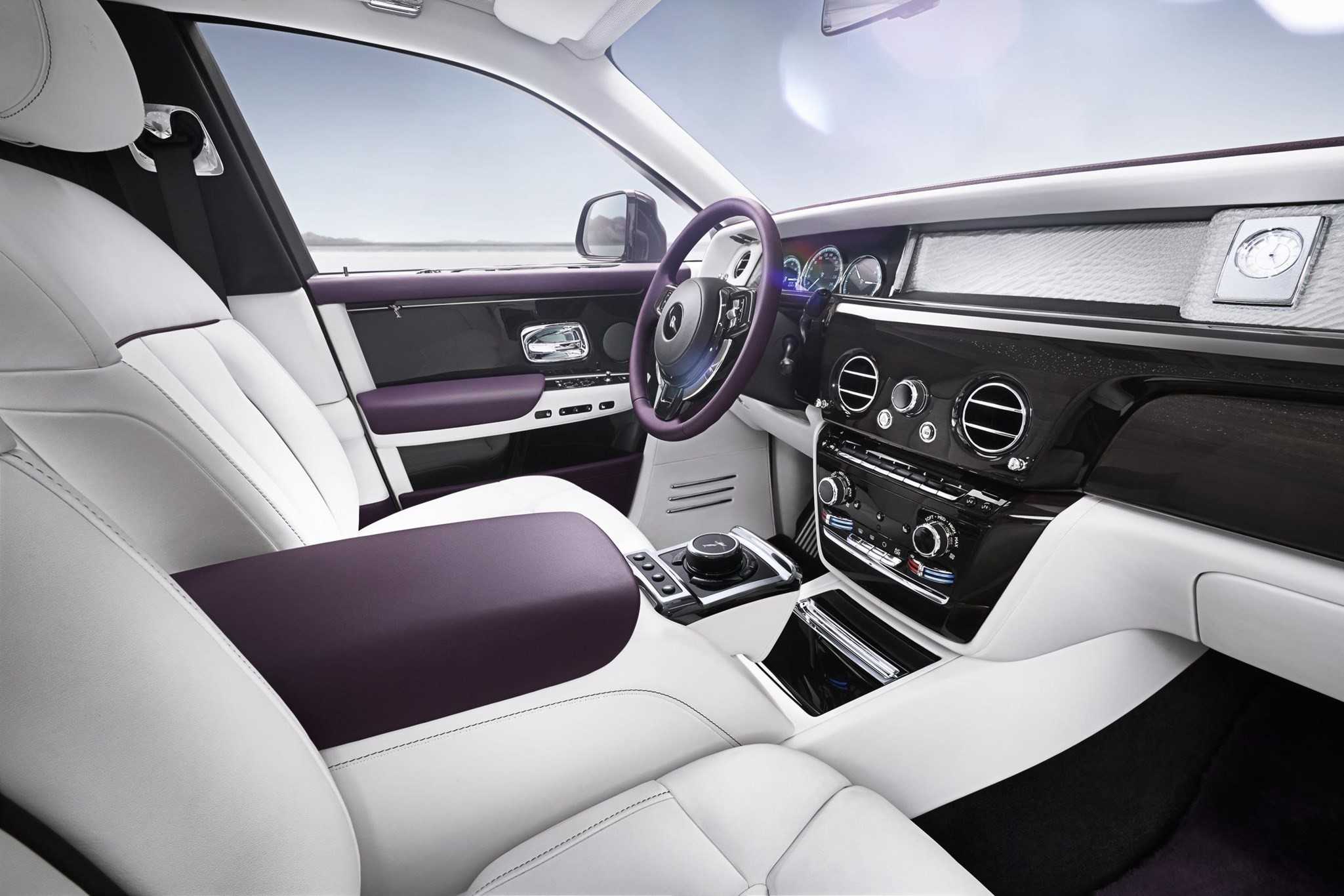 Rolls-Royce Phantom 8: Giá và thông số 2023