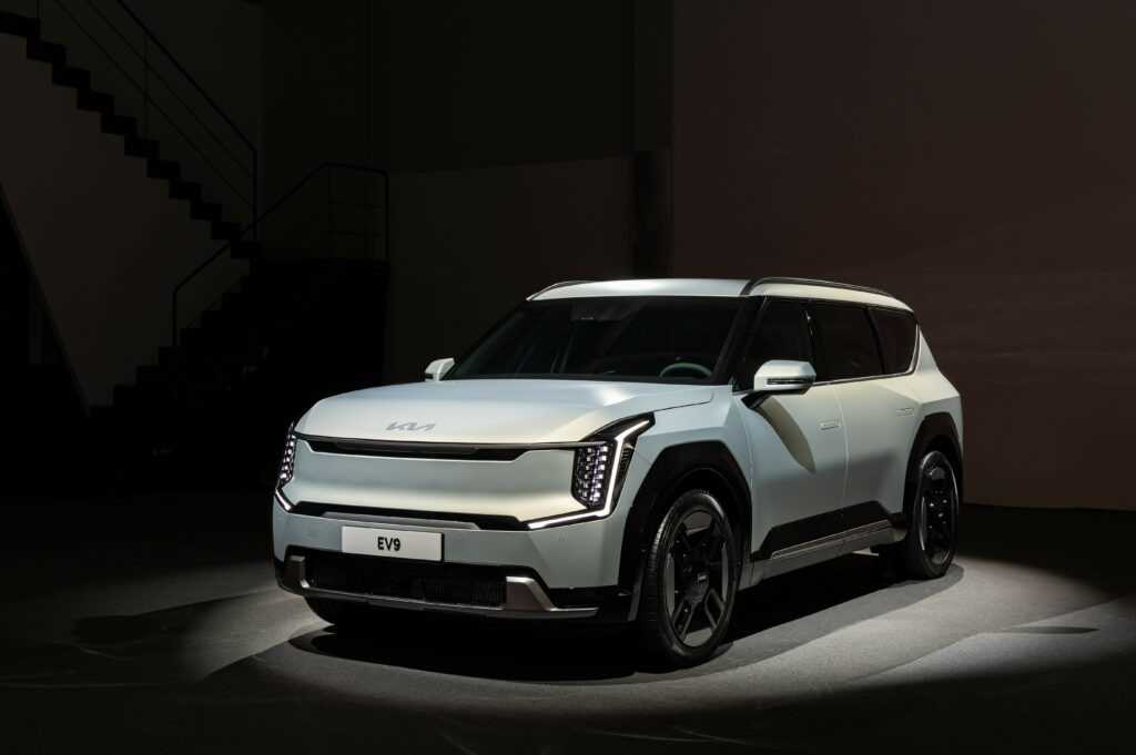 Kia EV9 2024 chính thức lộ diện, sắc nét từng chi tiết