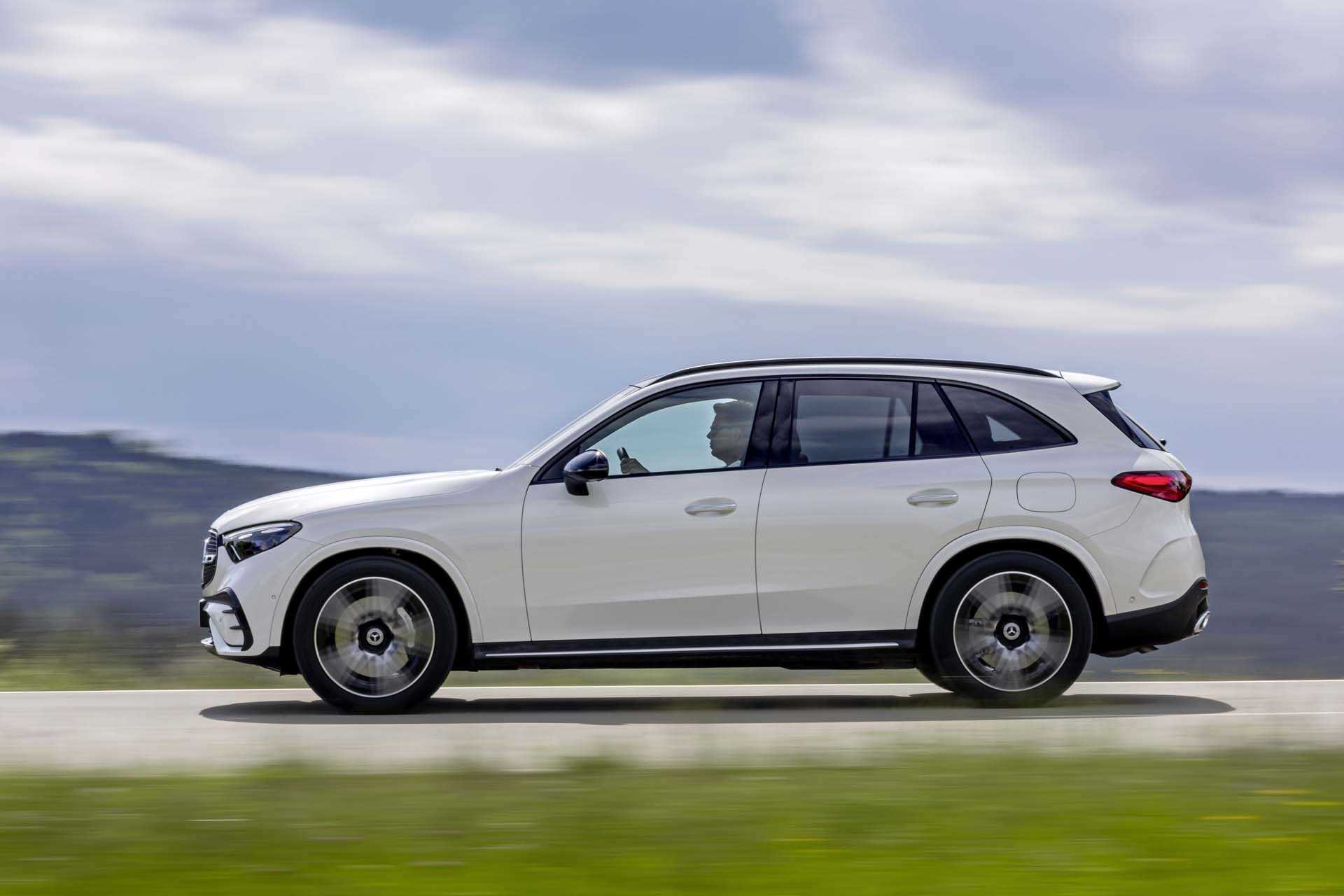 Mercedes-Benz GLC SUV: Giá và thông số kỹ thuật năm 2023