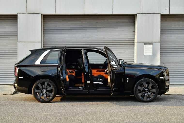Rolls Royce-Cullinan SUV: Giá & Thông số kỹ thuật 2023