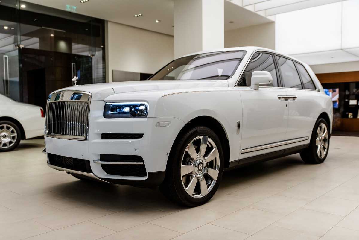 SUV Rolls-Royce-Cullinan: Giá và thông số kỹ thuật 2023SUV Rolls-Royce-Cullinan: Giá và thông số kỹ thuật 2023