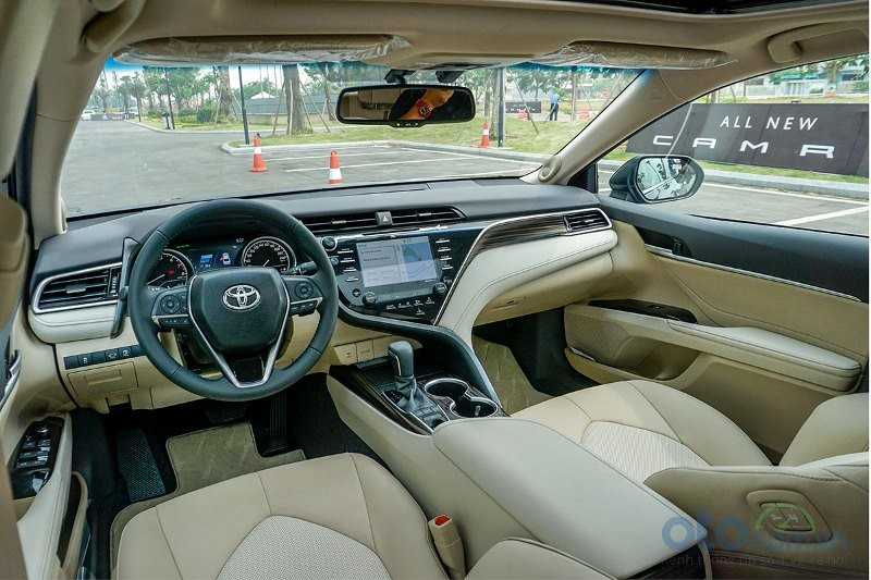 Toyota Camry 2020 cũ - Có nên mua? Đánh giá chi tiết