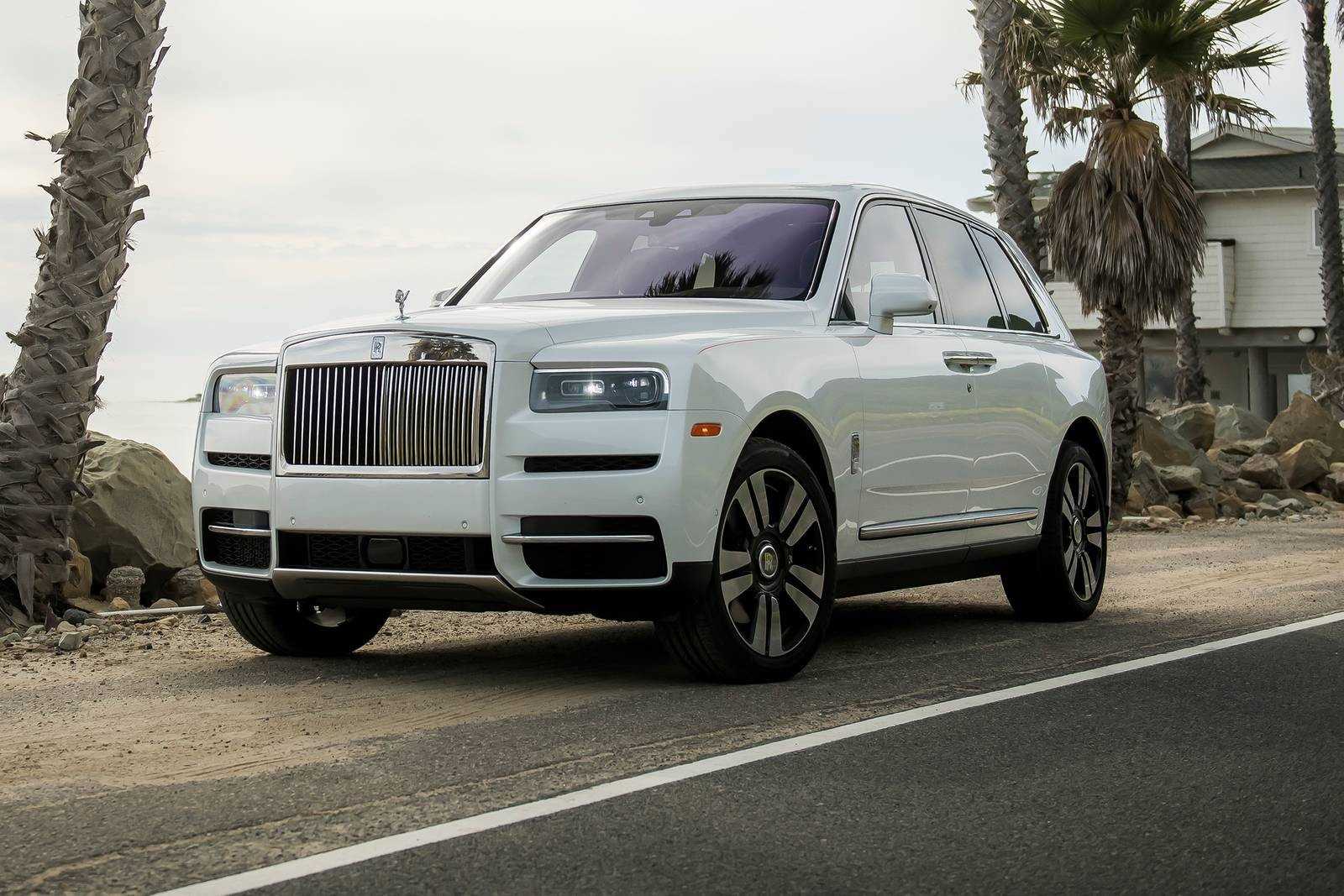 Rolls-Royce Cullinan SUV: giá và thông số kỹ thuật cho năm 2023