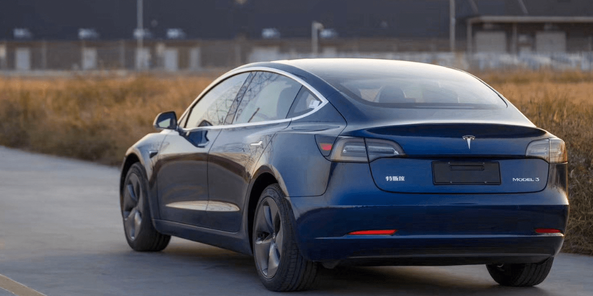 Tesla Model 3: Giá & Thông số mới nhất