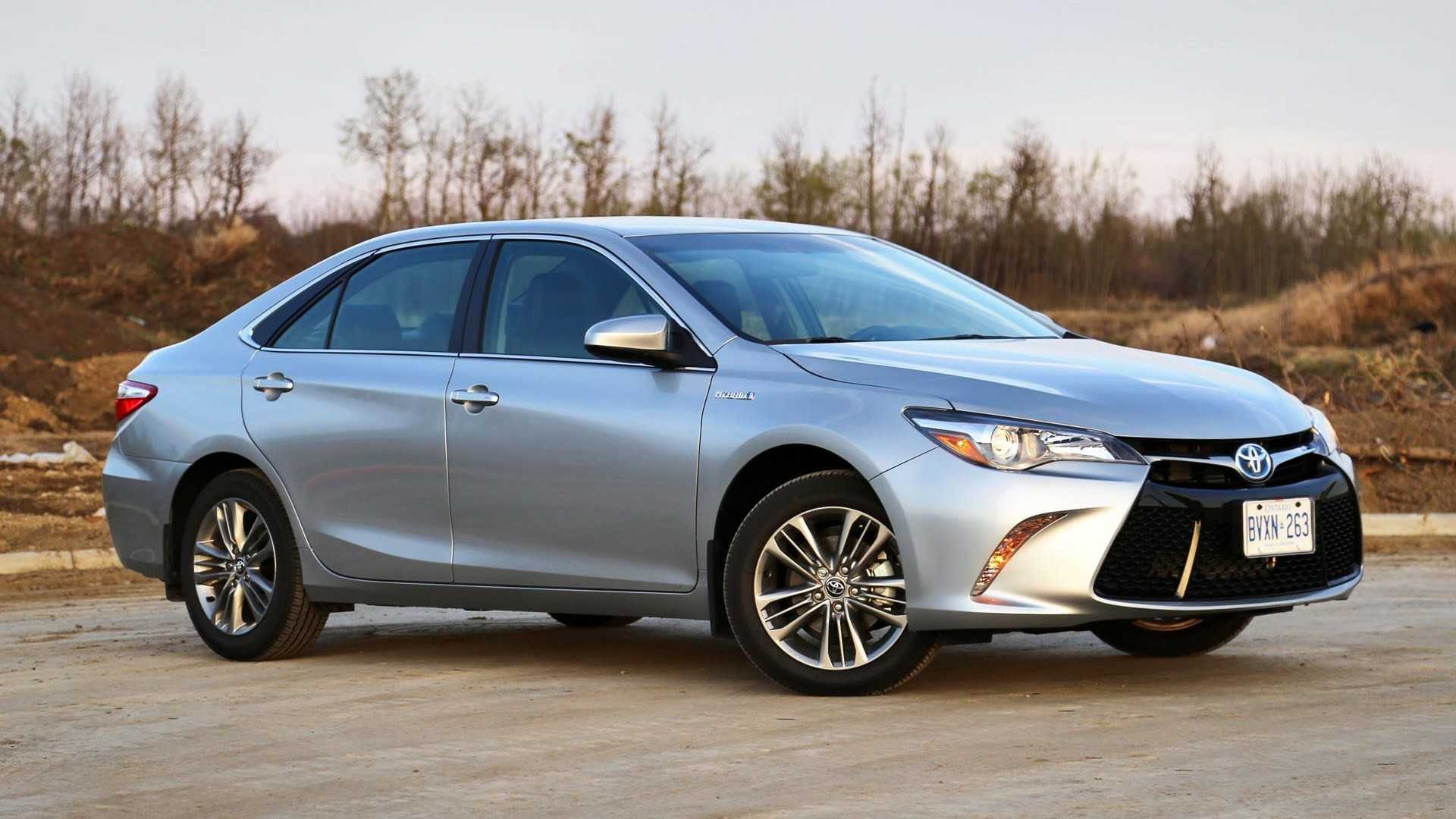 Toyota Camry Hybrid: Giá và thông số kỹ thuật mới nhất năm 2023